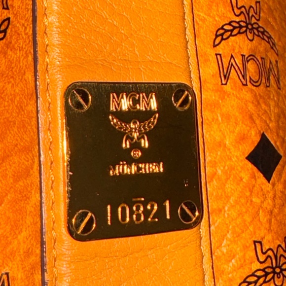 ‼️Buyers Appreciation‼️MCM Medium Vasetos Tote Bag - Picture 10 of 13